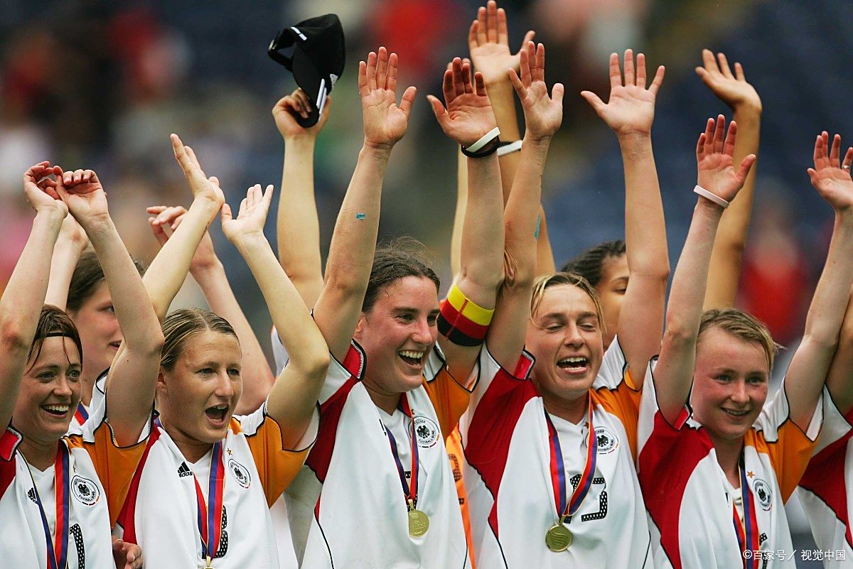 德国队在举重比赛中创造新记录 德国队在举重比赛中创造新记录