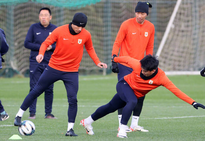 备战热身赛!球队集训拉练,备战下一场比赛 备战热身赛!球队集训拉练,备战下一场比赛