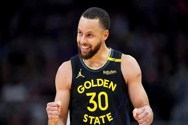 火箭惊险击败独行侠,登顶西部 火箭惊险击败独行侠,登顶西部