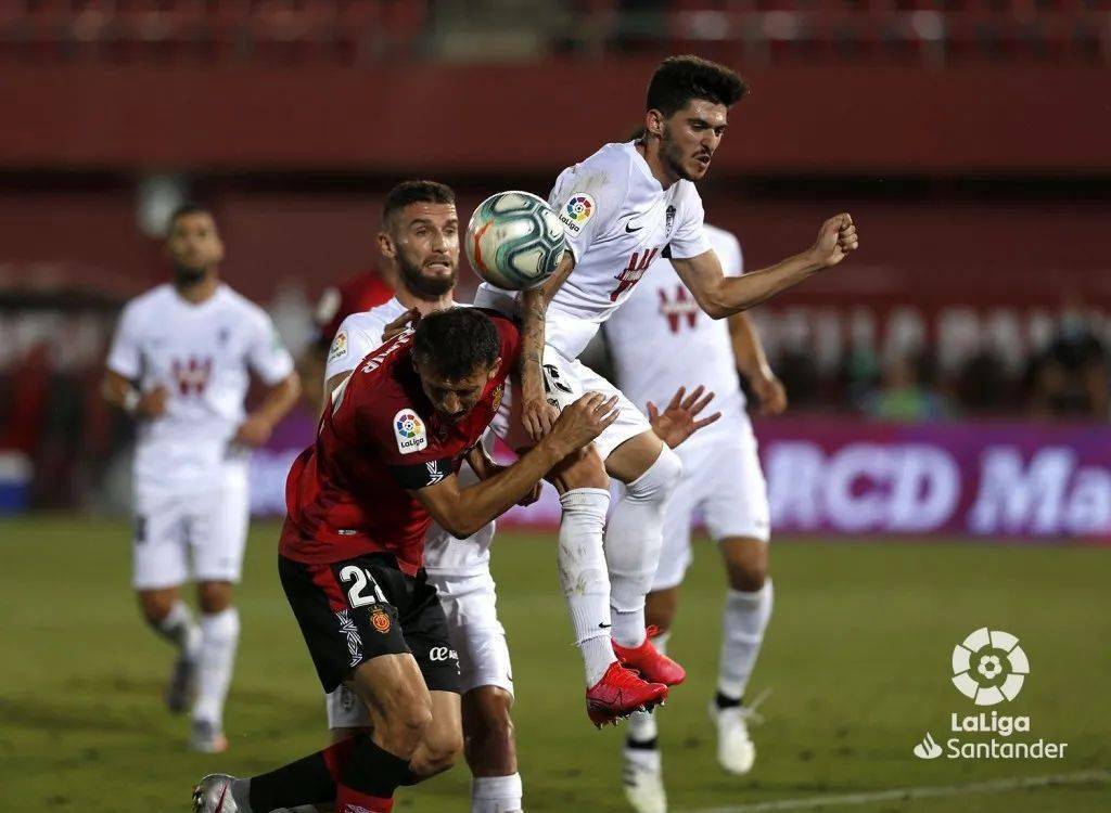 格拉纳达继续保持不败战绩取得胜利