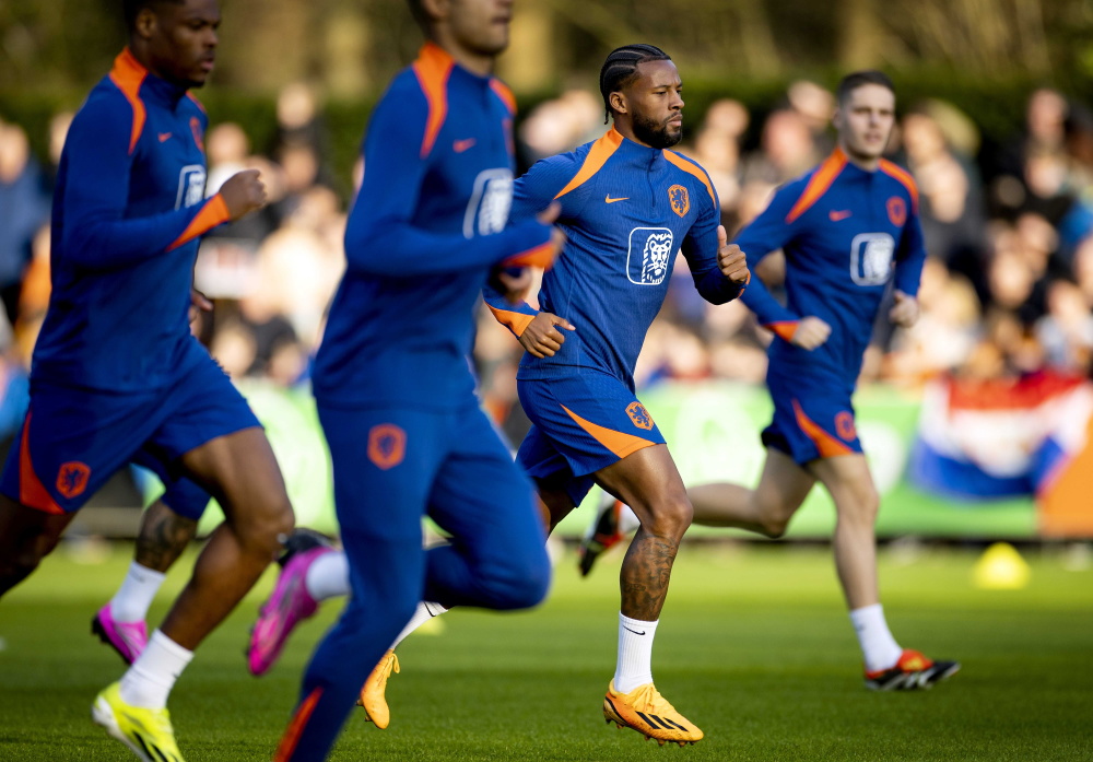 国际足球比赛荷兰队遭遇惨败 国际足球比赛荷兰队遭遇惨败