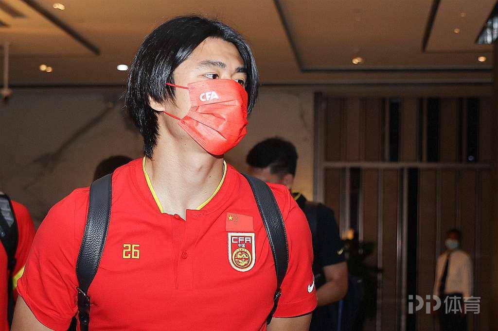 包含天津权健备战即将登场比赛，球员团结一心冲刺胜利的词条