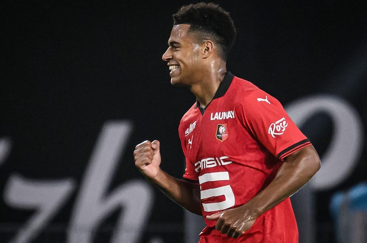 圣埃蒂安阵中新星崭露头角,备受瞩目的简单介绍 圣埃蒂安阵中新星崭露头角,备受瞩目的简单介绍