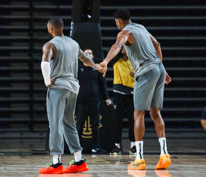 关于巨星对决:詹姆斯vs字母哥,湖人战胜雄鹿的信息 关于巨星对决:詹姆斯vs字母哥,湖人战胜雄鹿的信息