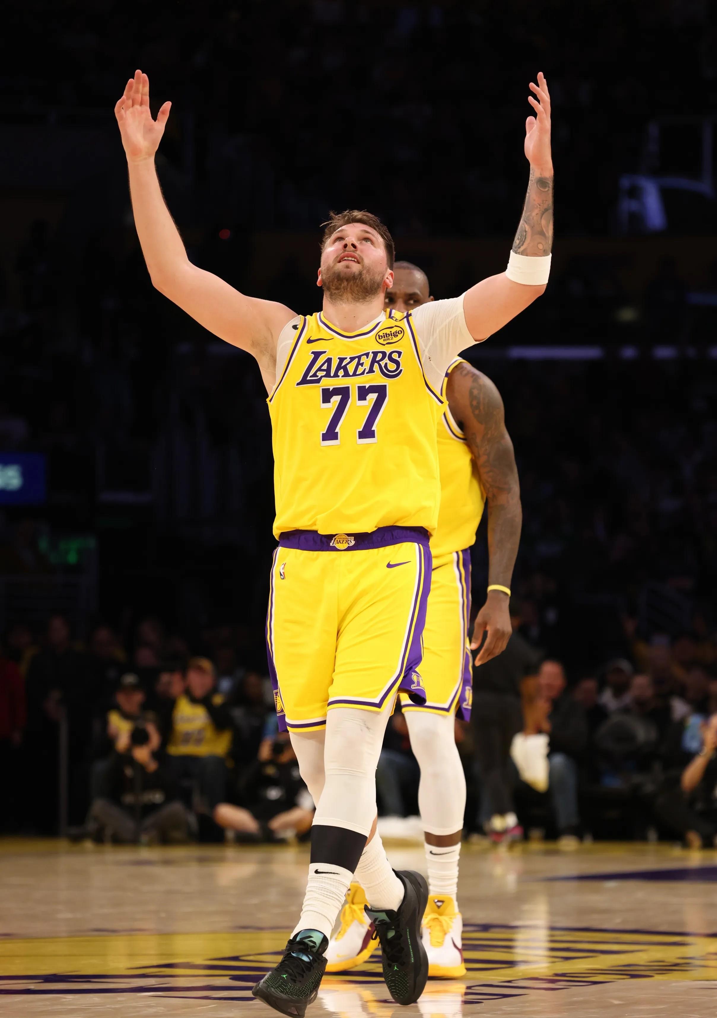 湖人险胜掘金,詹皇砍下25分 湖人险胜掘金,詹皇砍下25分