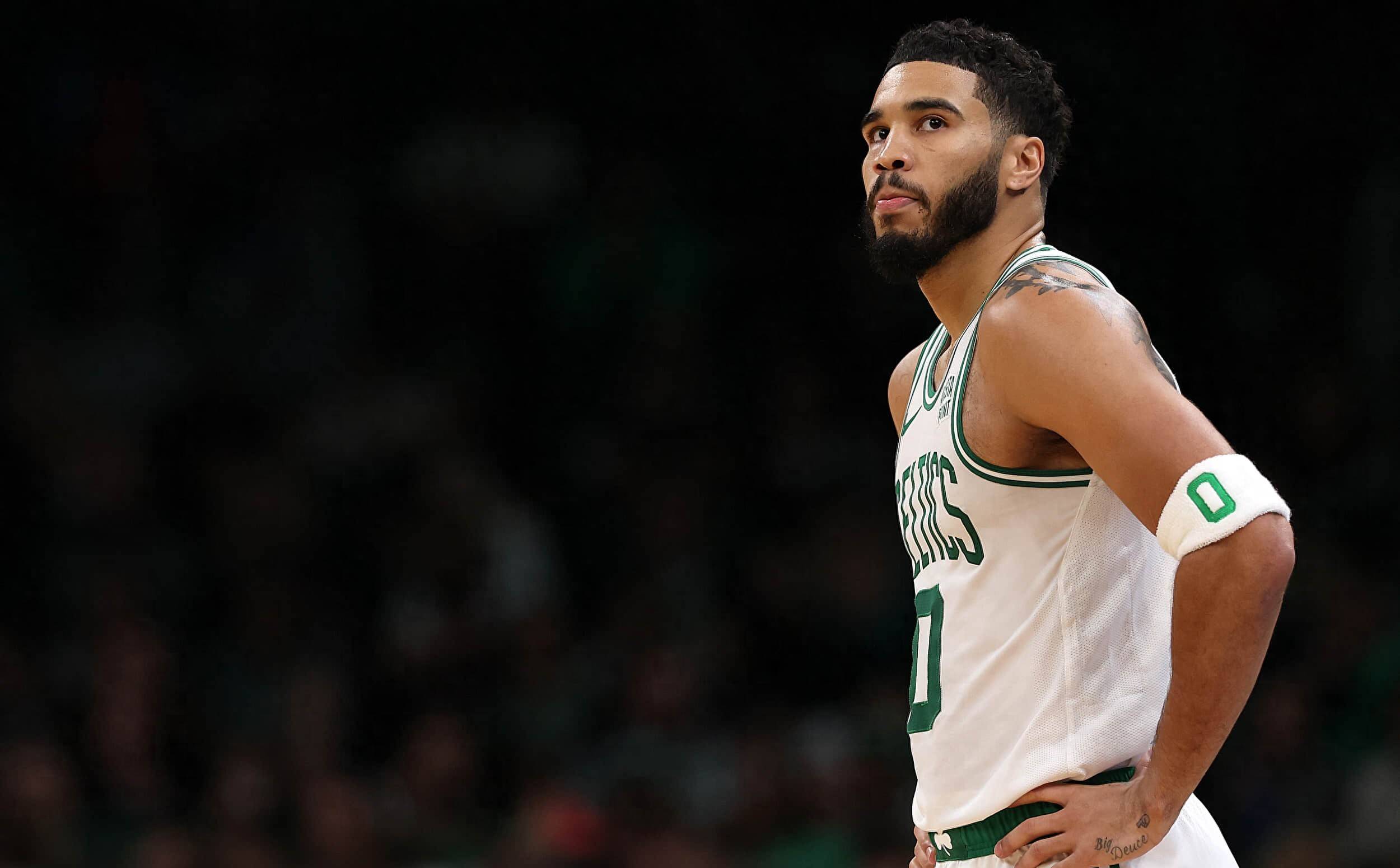 凯尔特人逆转灰熊，沃克关键时刻发威的简单介绍