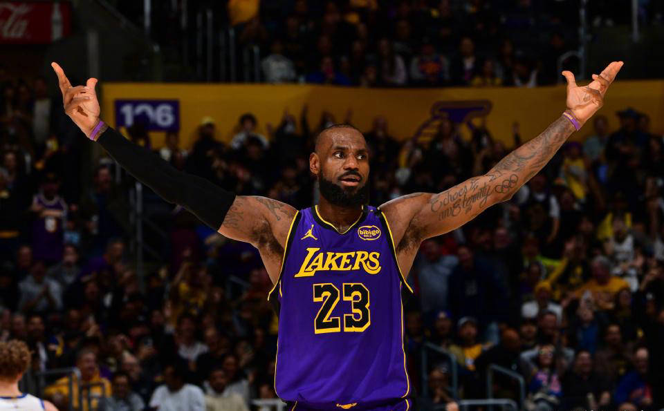 勇士击败湖人，豪取四连胜