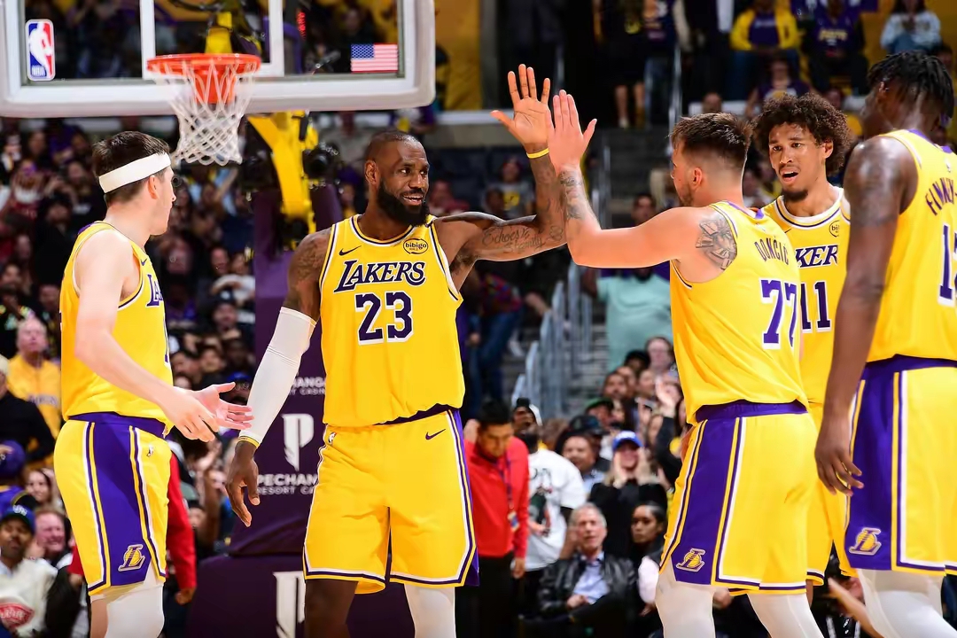 勇士击败湖人，豪取四连胜