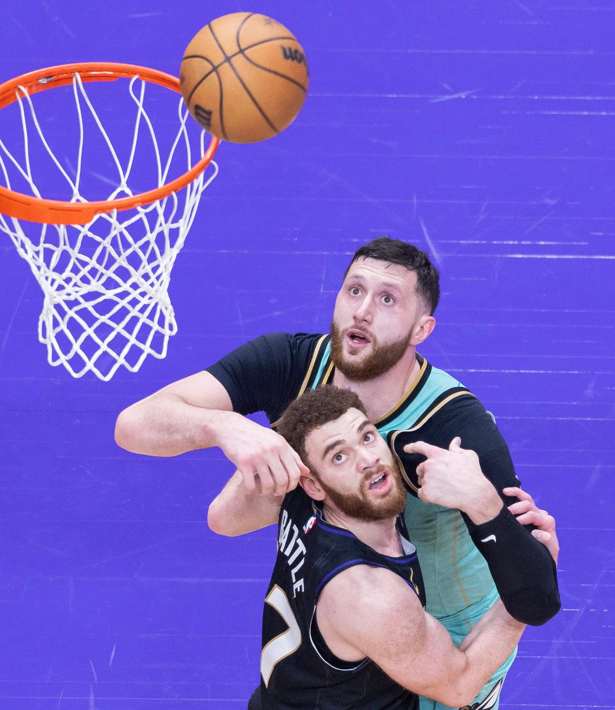 猛龙主场战胜黄蜂,追随东部第一 猛龙主场战胜黄蜂,追随东部第一