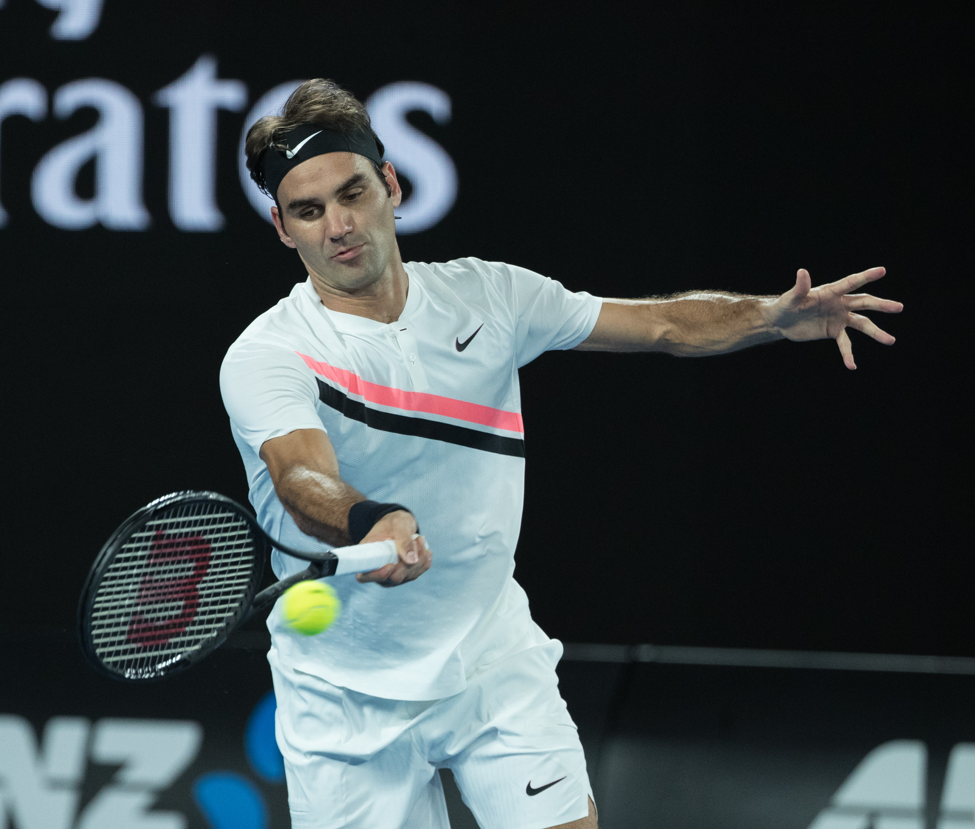 包含意大利网球队轻取澳大利亚网球队，费德勒打破历史纪录的词条