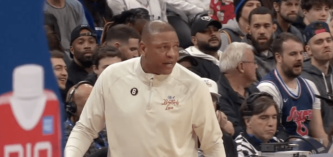 瑞恩主场爆冷击败对手，取得重要胜利